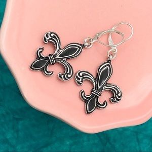 🌼 Black Enamel Silver Fleur De Lis Dangle Earrings